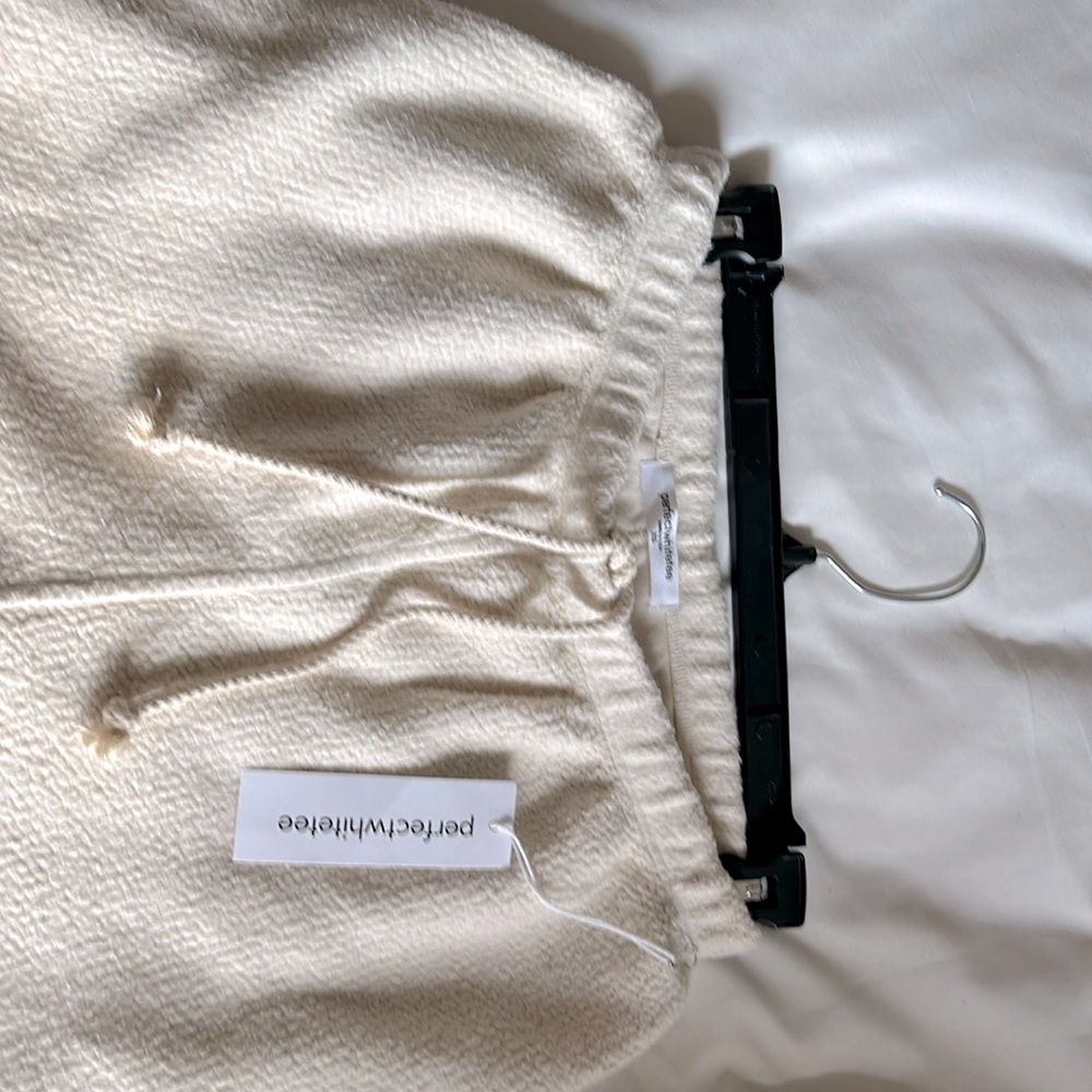 Perfectwhitetee woman’s NWT size XS Fleetwood inside out joggers color Sugar.